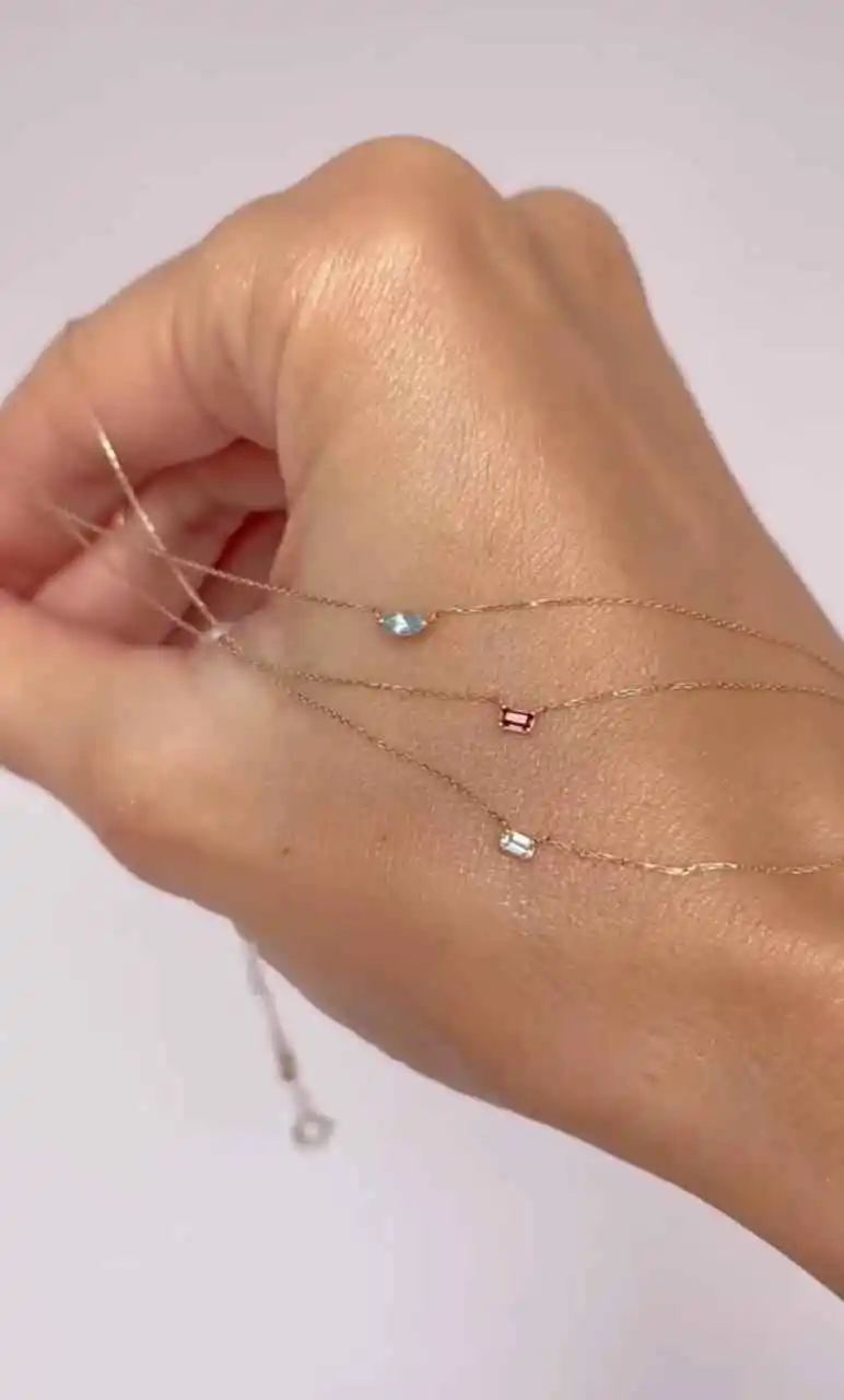 Dainty Sparkling Necklace