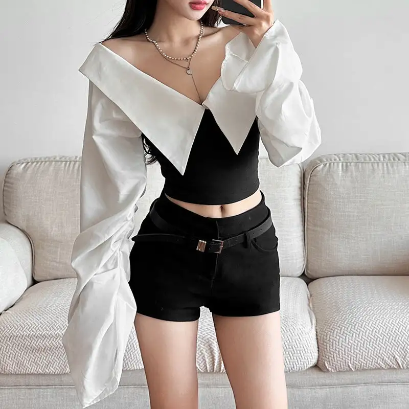 Long Sleeve V-Neck Street Style Long Sleeve Top