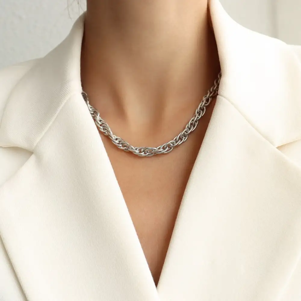 Sculpted Chain Link Necklace