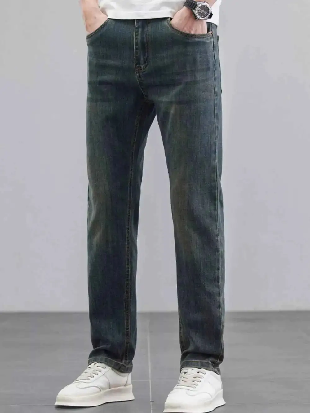 Washed Straight Leg Fit Jeans