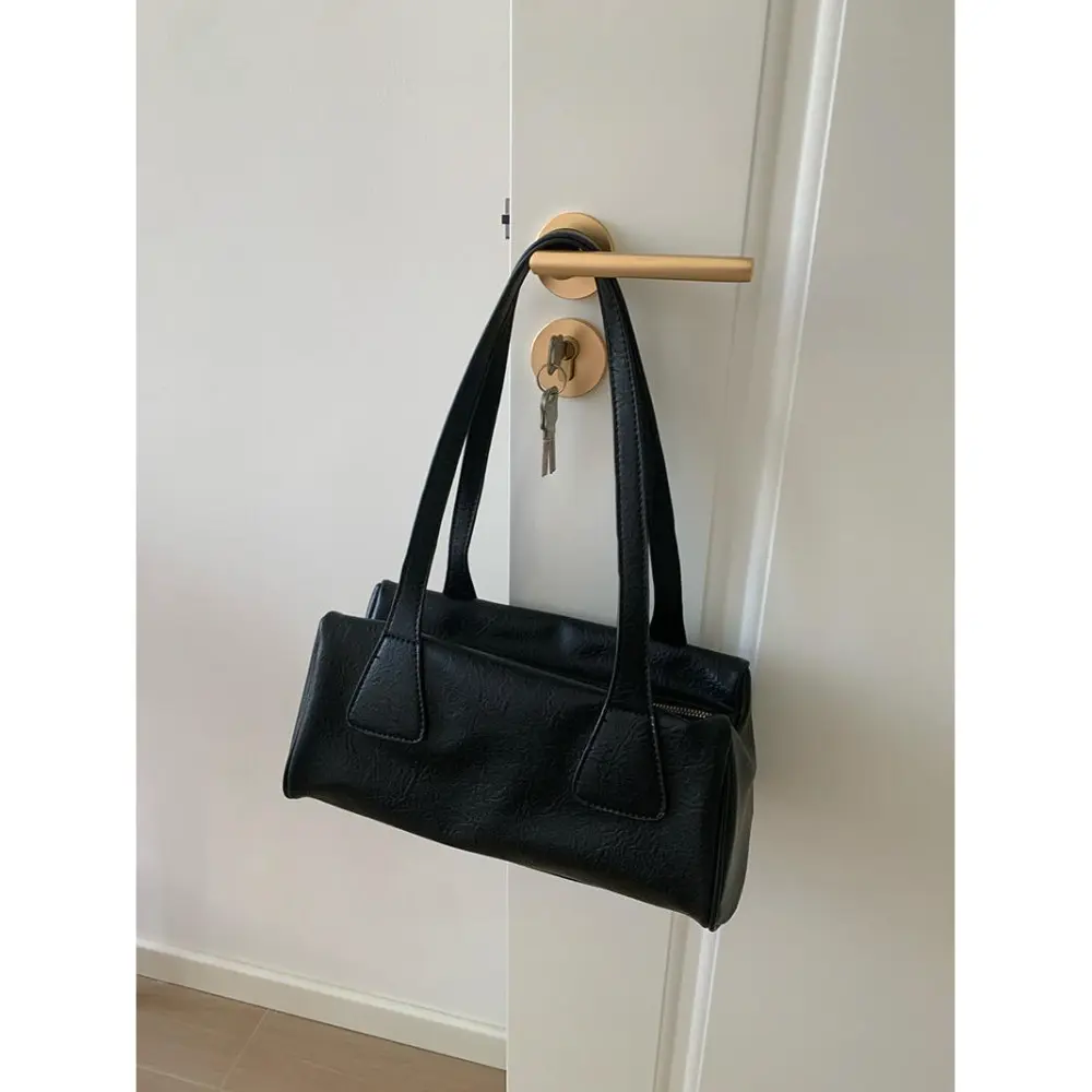 Soft Slim Baguette Bag