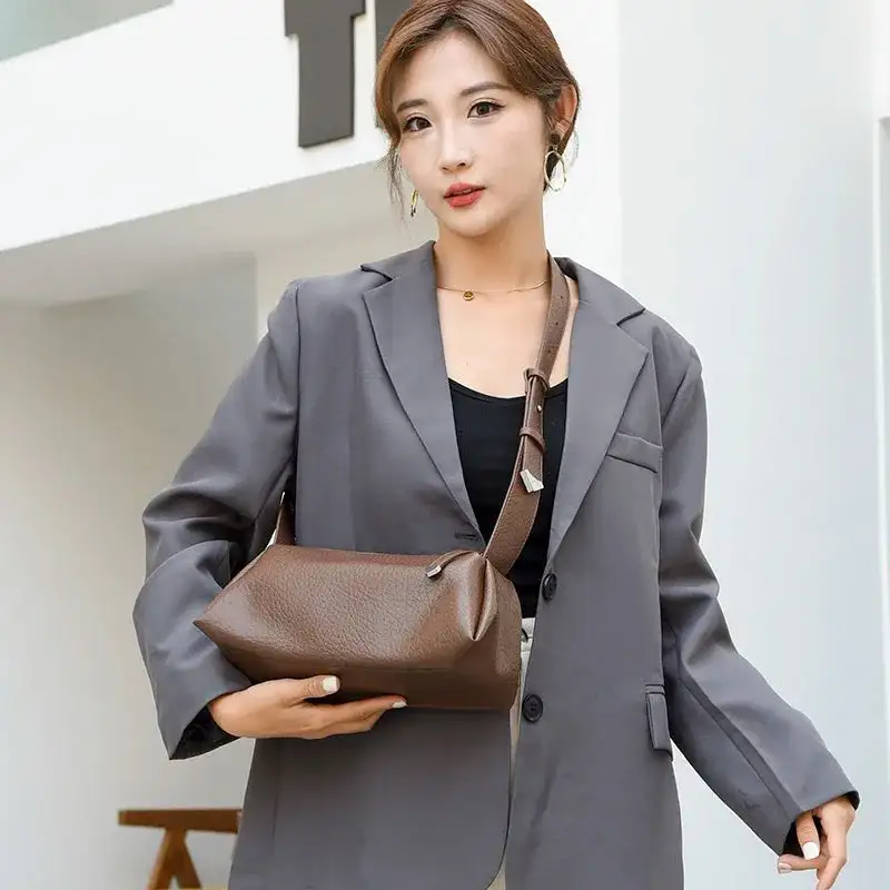 Effortless Style: Simple Soft Genuine Leather Handbag