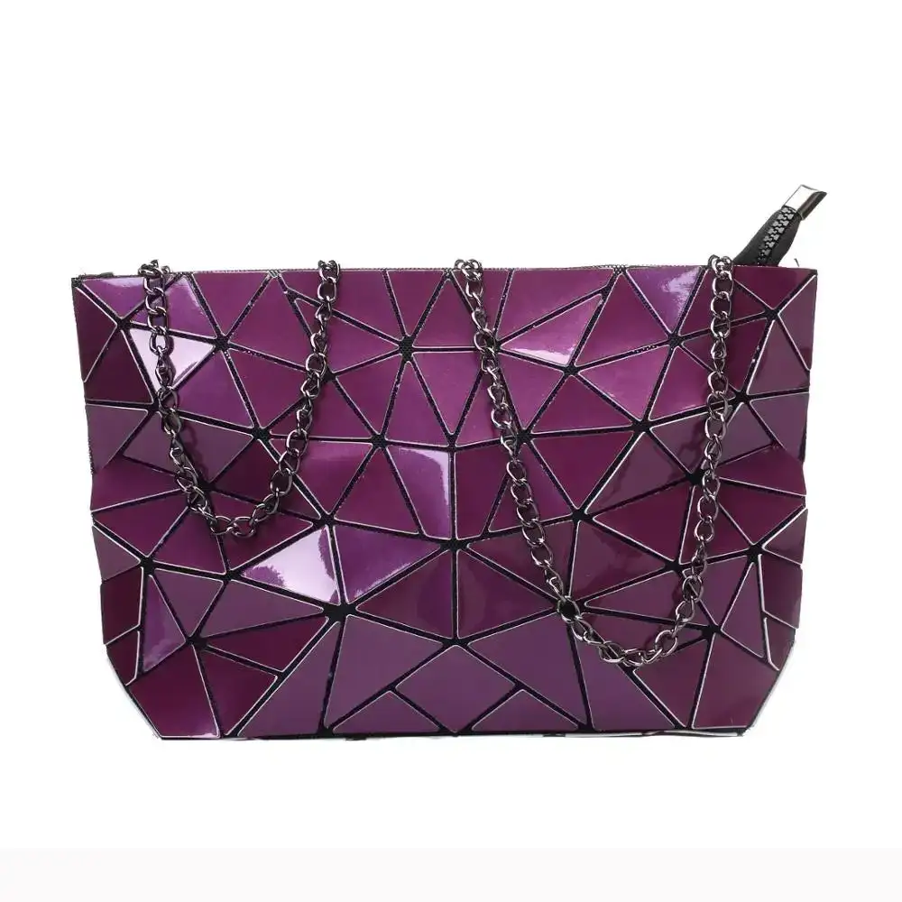 Evening Glamour: Gold-Chain Embellished Crossbody