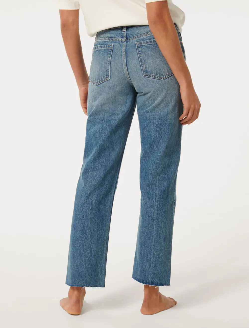 Ankle Straight Jeans