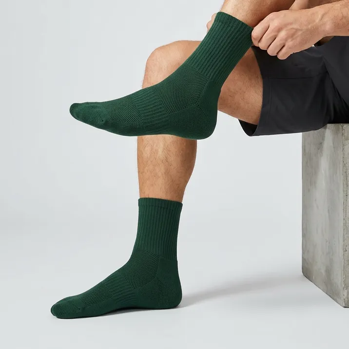 Men's Solid Ribbed Crew Socks