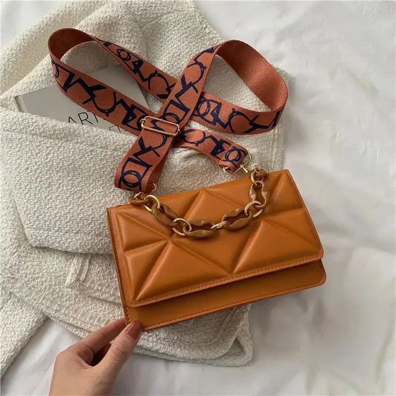 Contemporary Edge: Korean Style Iron Splicing Chain Messenger Bag