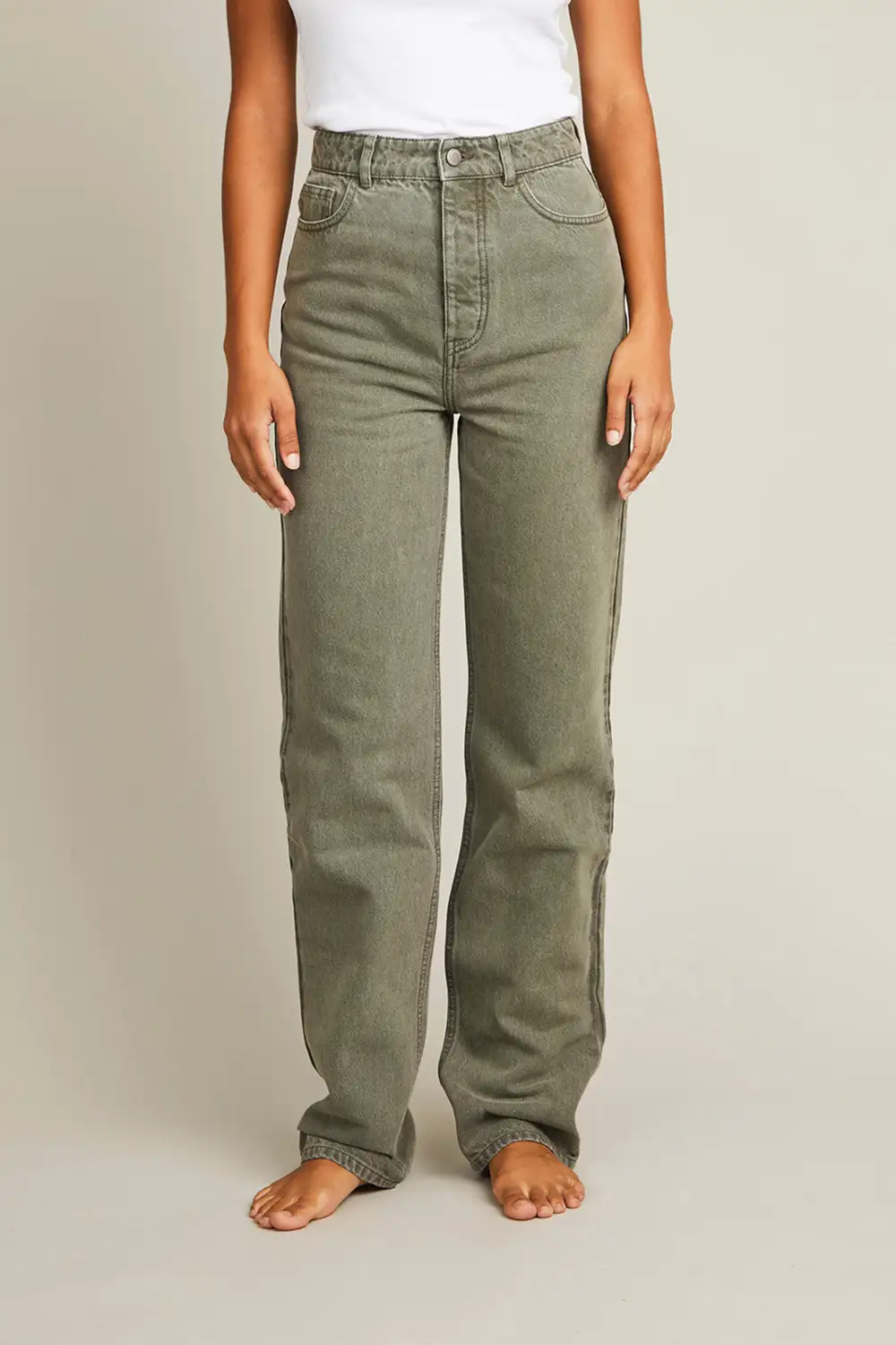 Women's Modern Straight Relaxed Jeans