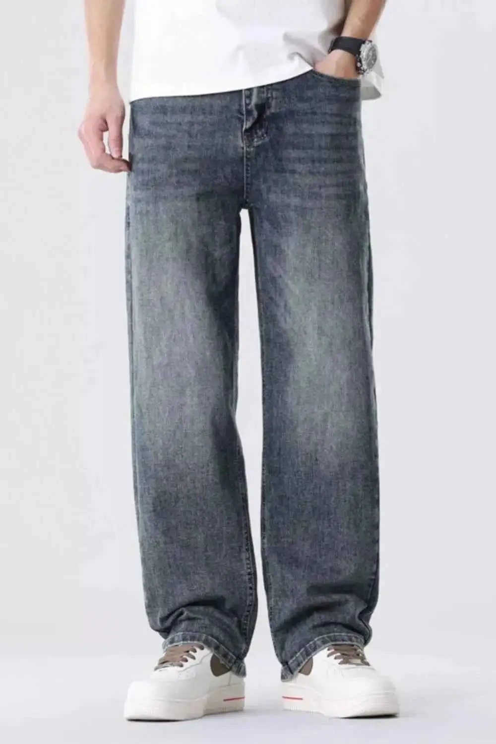 Vintage Wash Relaxed Fit Straight Jeans