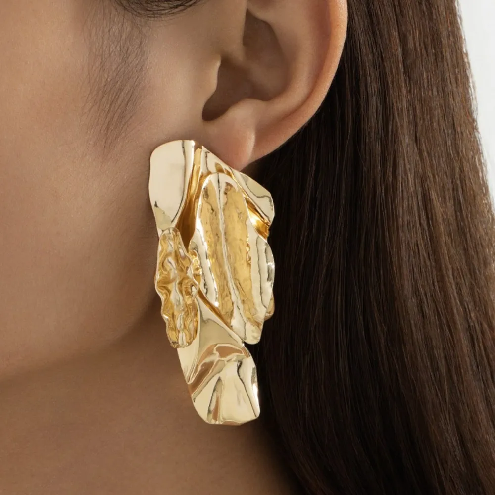 Soft Gleam Sculptural Geometric Earrings
