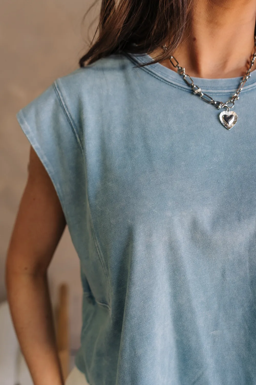 Round Neck Sleeveless T-Shirt