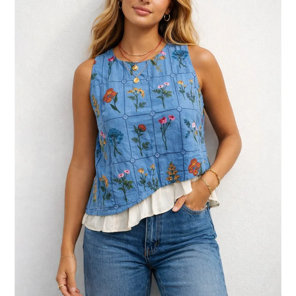 Embroidery Round Neck Sleeveless Top
