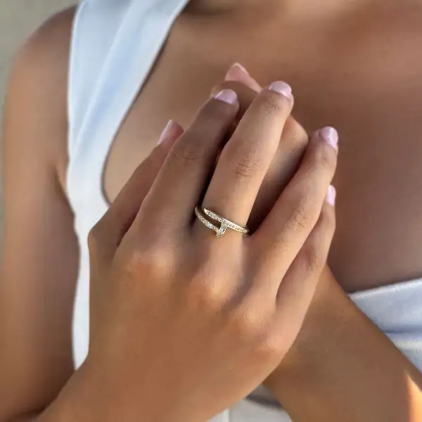 Nail-Wrap Crystal Fashion Ring