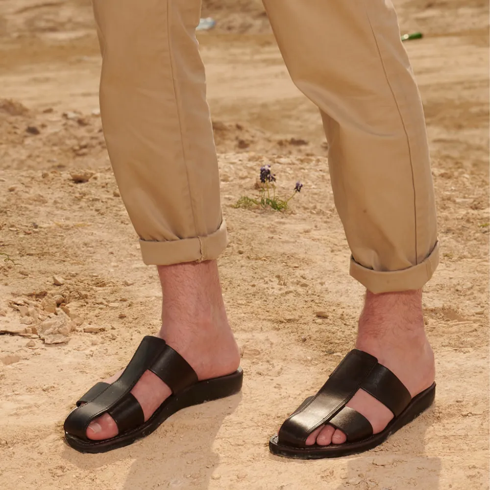 Flexible Leather Closed Toe Sandals