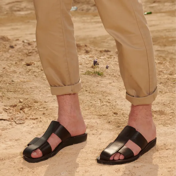 Flexible Leather Closed Toe Sandals