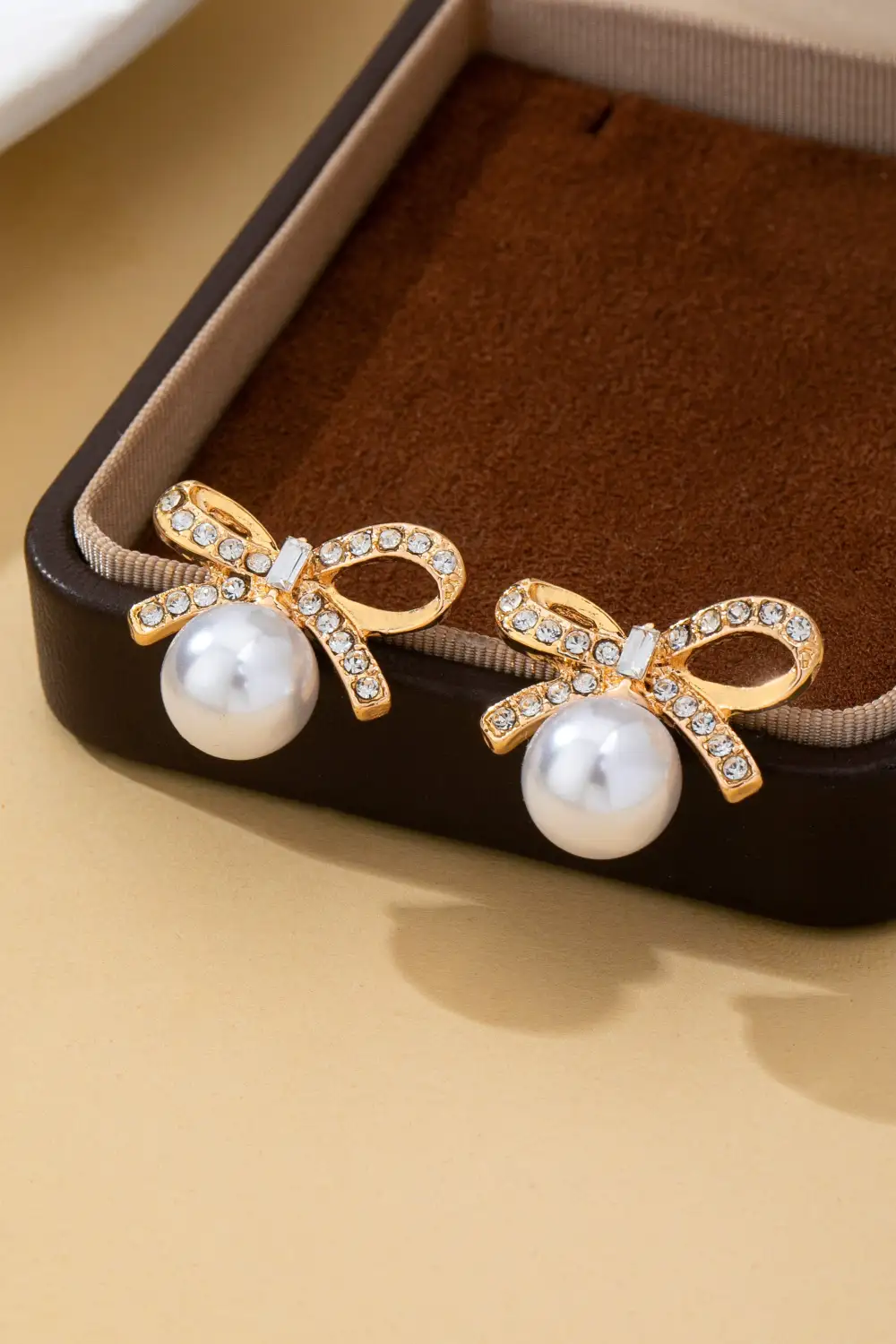 Pearl And Crystal Bow Stud