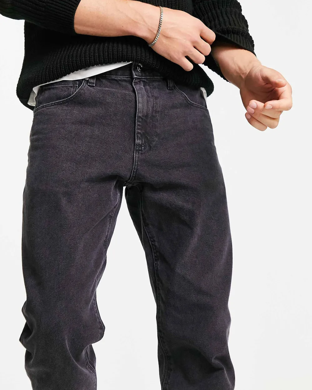 Tapered Jeans In Washed Black