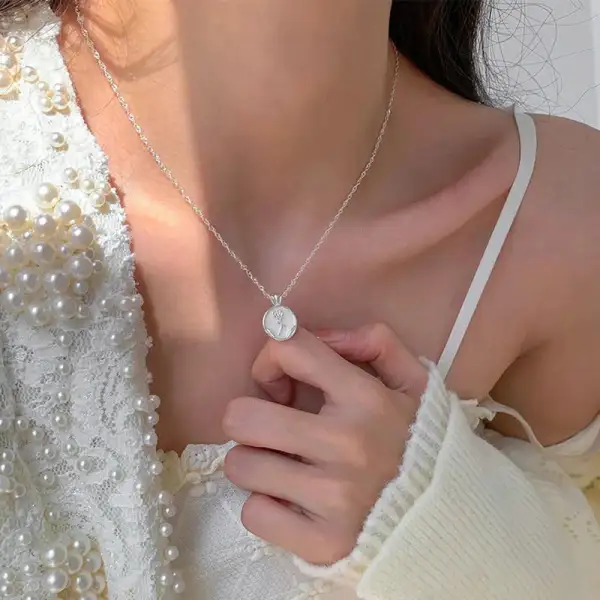 Modern Tulip Necklace