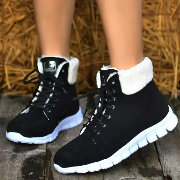 Lace-Up Round Toe Boots