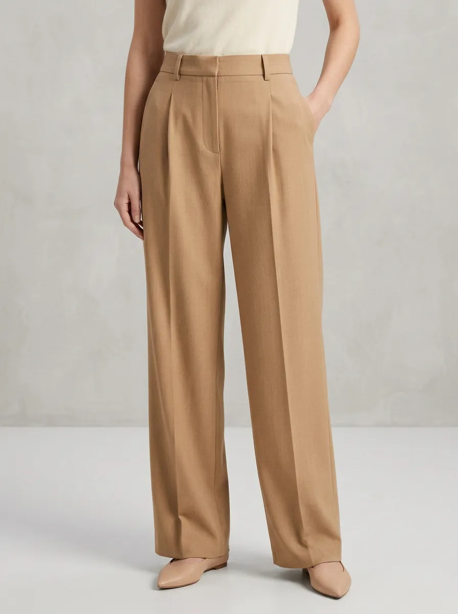 Everyday Silhouette Pleated Wide-Leg Trousers