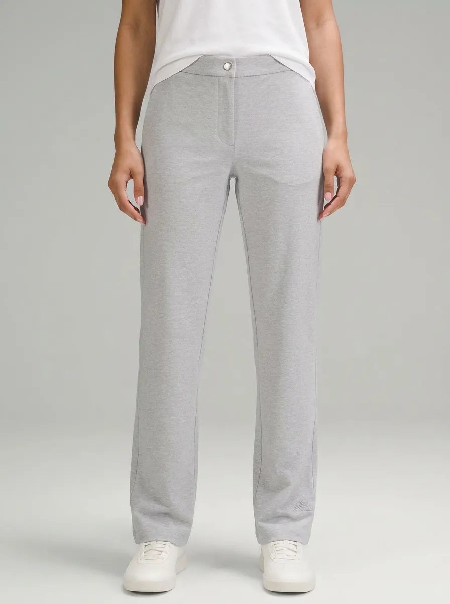 Women's Refined Weekend Minimalist Design Mid Rise Straight Leg Pants