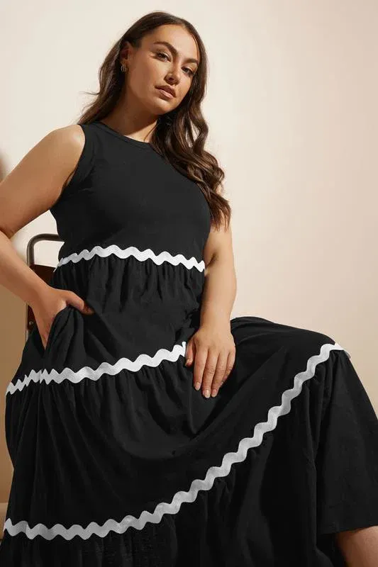 Black Contrast Swirl Tiered Maxi Dress