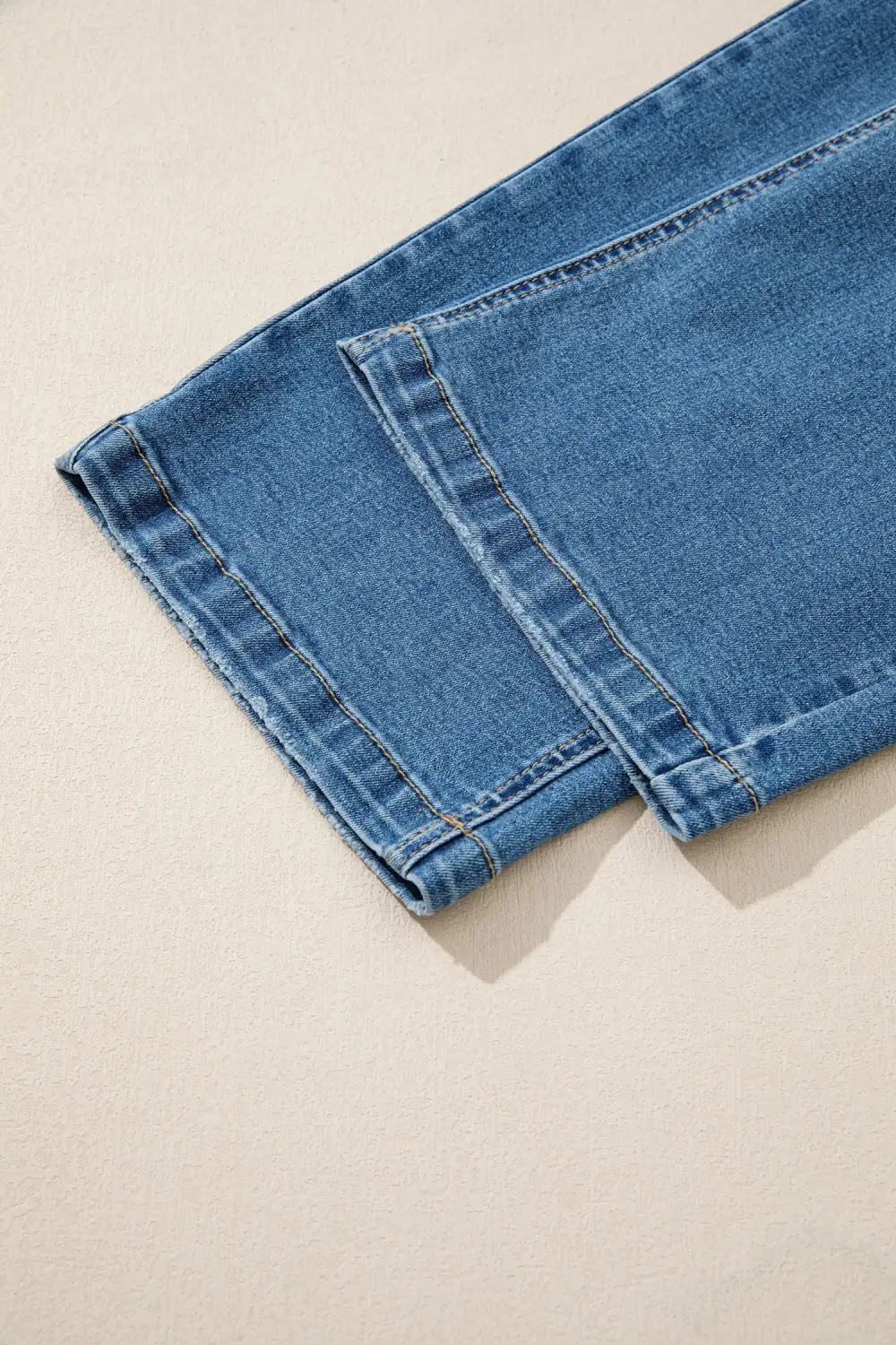 Refined Relaxed Washed Pocketed Straight Leg Jeans