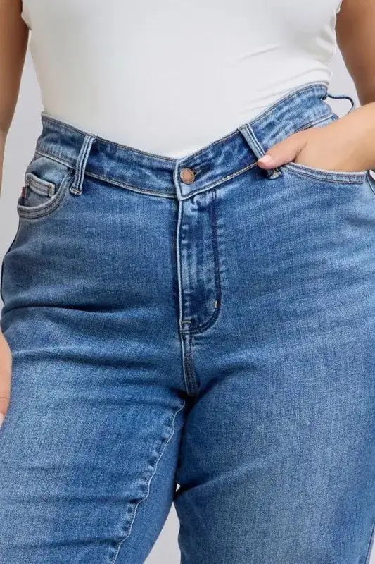 High-Waist Relaxed Vintage-Wash Pocketed Straight Leg Jeans