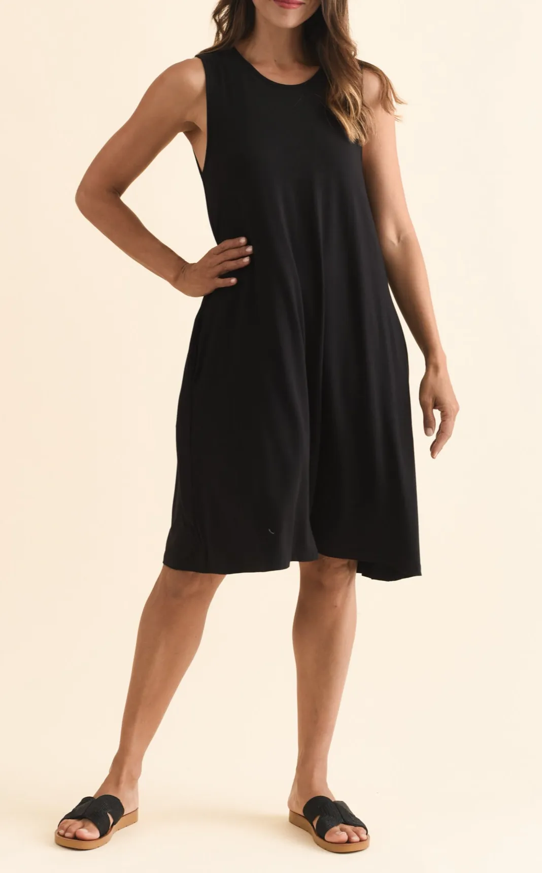 Knee-Length Bamboo Pocket Round-Neck Sleeveless A-Line Relaxed Dress