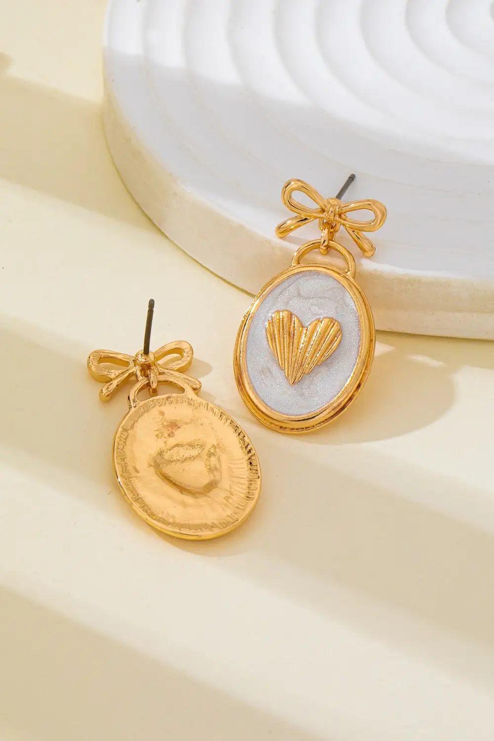 namel Oval Heart Bow Drop