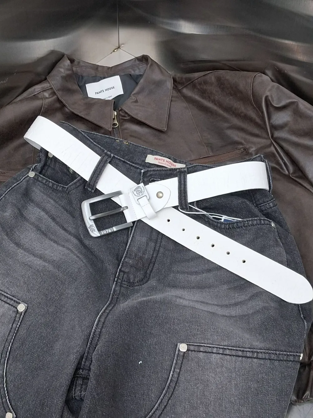 Minimal Buckle Wide Leather Belt