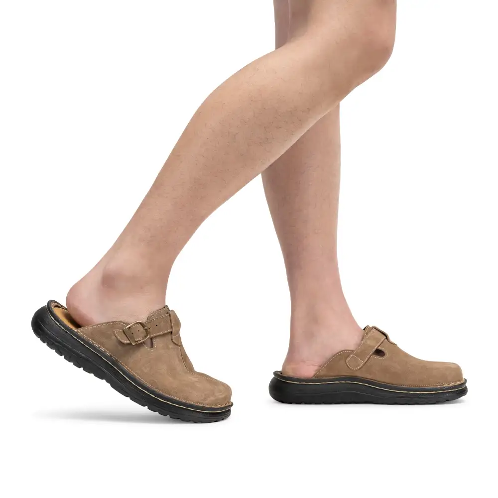 Everyday Front Seam Suede Leather Clogs