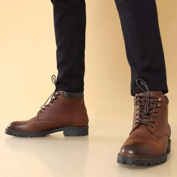 Men's Streamlined Modern Lace Up Leather Riding Boots
