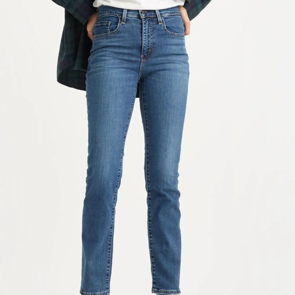 Straight-Leg High-Rise High-Waist Women's Jeans