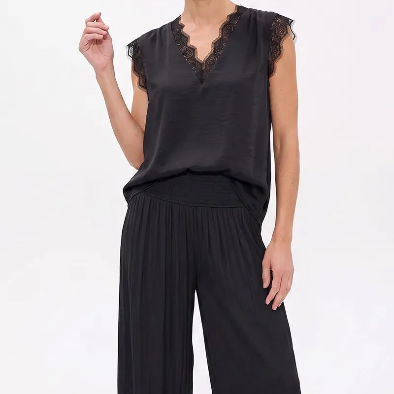 Neck Lace Trim Blouse