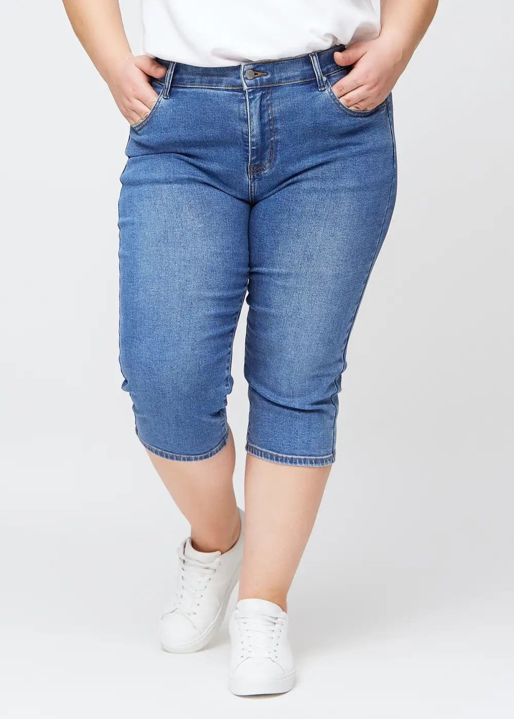 Relaxed High-Waist Pocketed Slim-Fit Denim-Look Capri Trousers