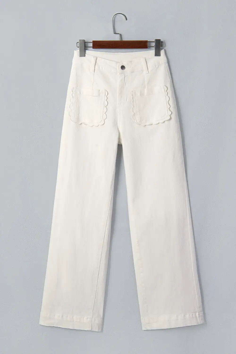 Women's Solid Shift Jeans With Scalloped Patch Pockets