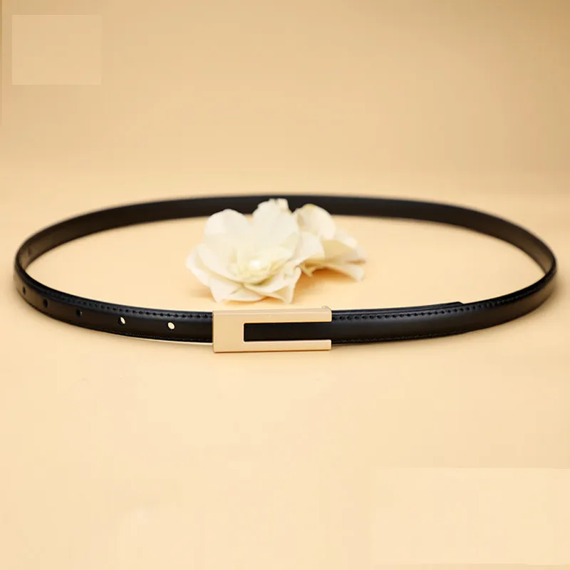 This slim women’s belt is made for the outfits you already love.  The sleek G-shaped metal buckle adds just the right amount of sophistication, while the narrow strap creates a clean, feminine silhouette without overpowering your look.