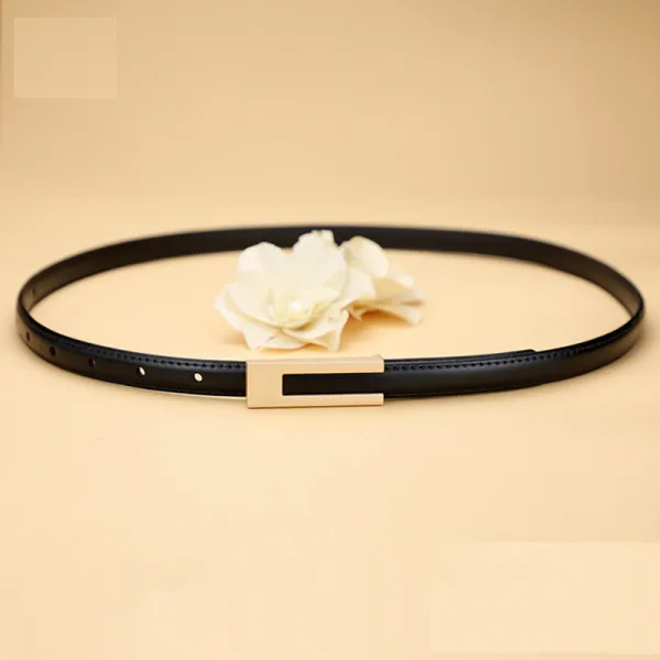 This slim women’s belt is made for the outfits you already love.  The sleek G-shaped metal buckle adds just the right amount of sophistication, while the narrow strap creates a clean, feminine silhouette without overpowering your look.