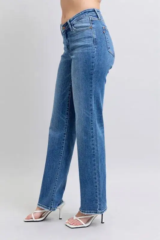 High-Waist Relaxed Vintage-Wash Pocketed Straight Leg Jeans
