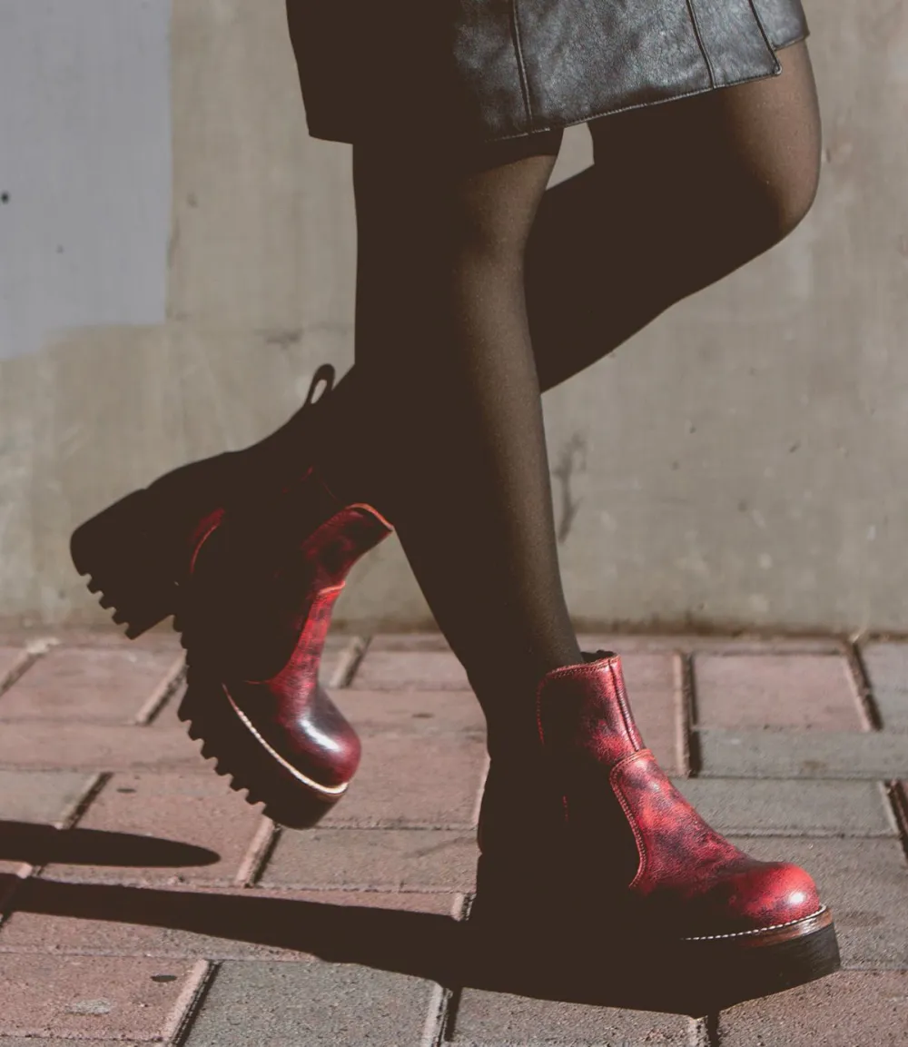 Platform Lightweight Streamlined Chelsea Boots