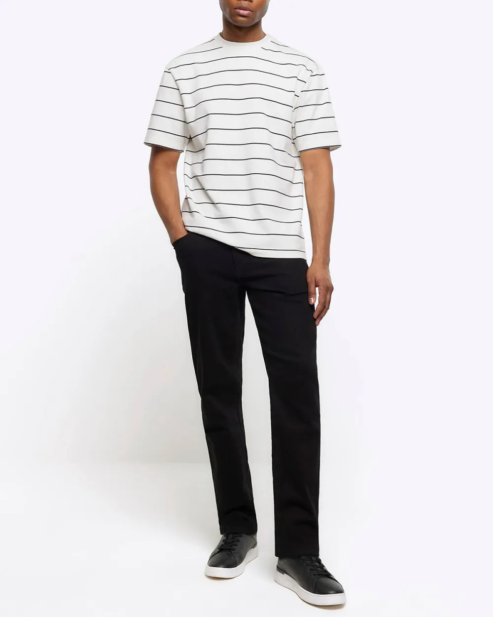 Tapered Fit Jeans In Black