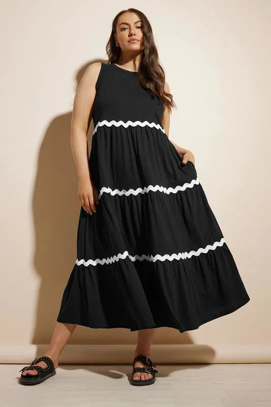 Black Contrast Swirl Tiered Maxi Dress