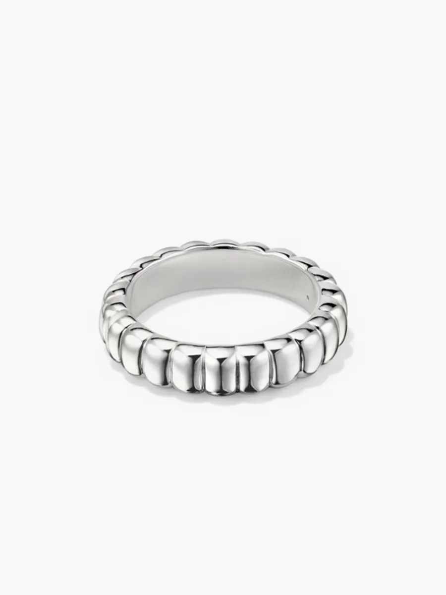 Elegant Quilted Band Ring