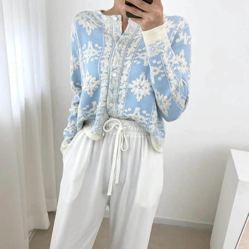 Elegant Floral Embroidery Cardigan