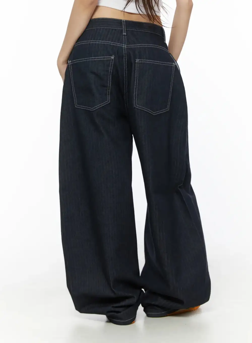 Contrast-Stitch Low-Rise Baggy Jeans