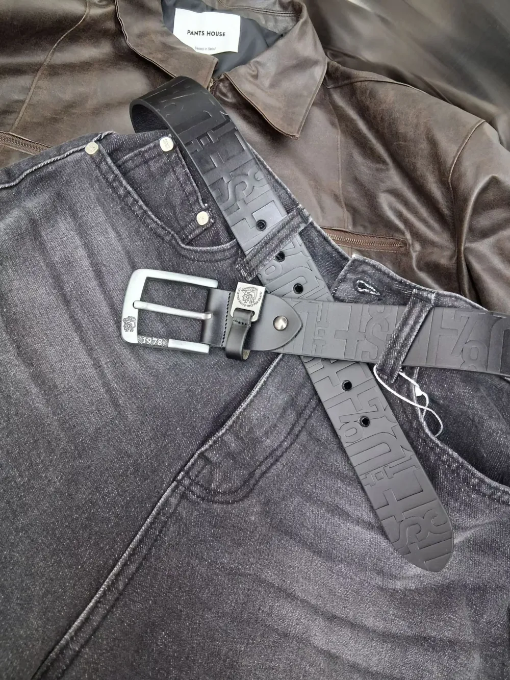 Minimal Buckle Wide Leather Belt