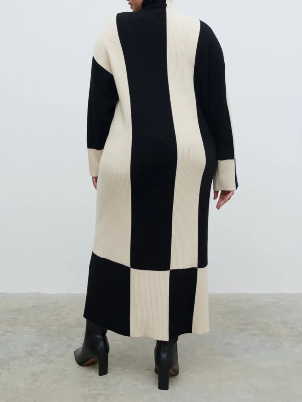 High Funnel Neck Knit Dress Curve