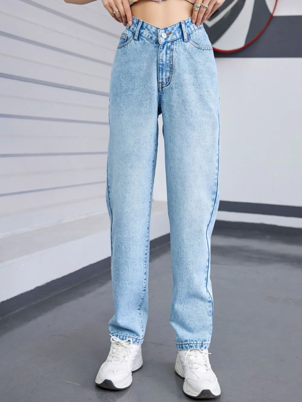 Elevated Washed Pocketed Stretch Straight Leg Jeans