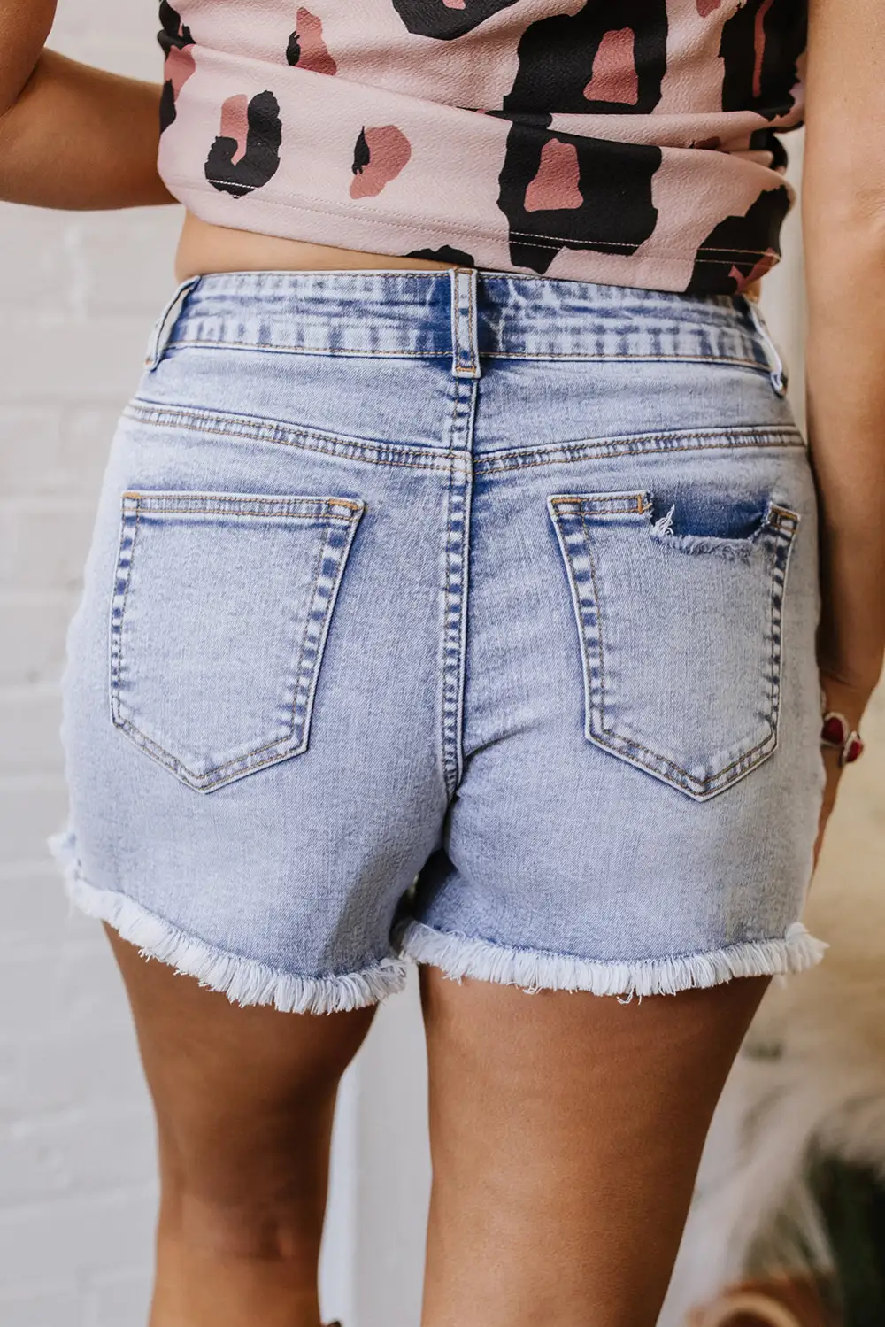 Studded Pockets Raw Hem Denim Shorts