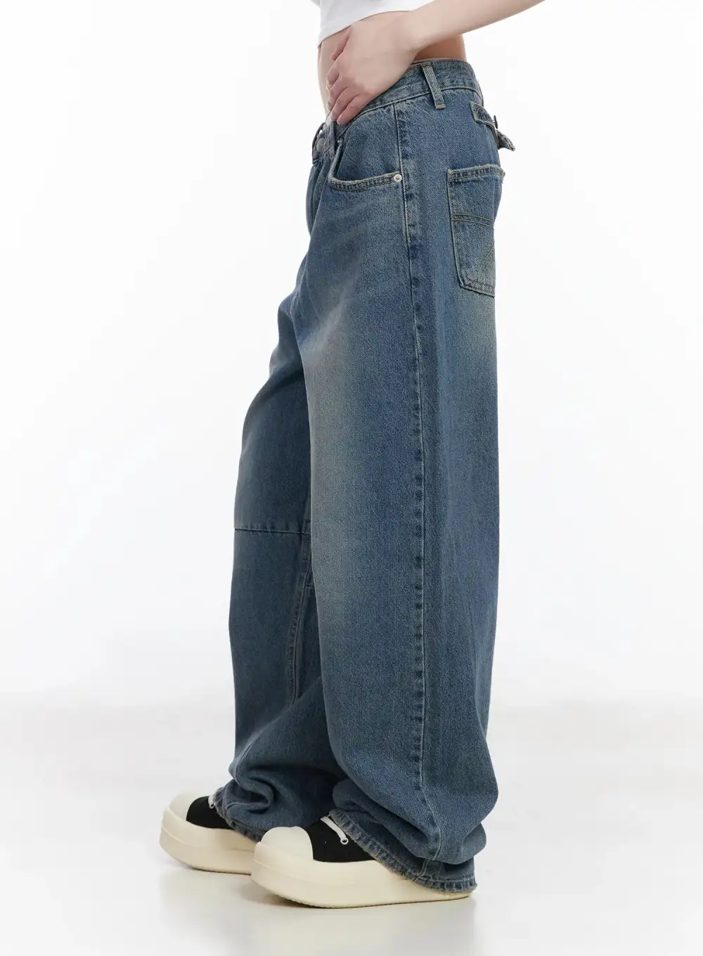 Classic Wide-Fit Jeans